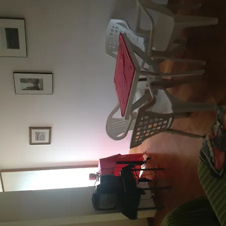 לינה וארוחת בוקר Aersa